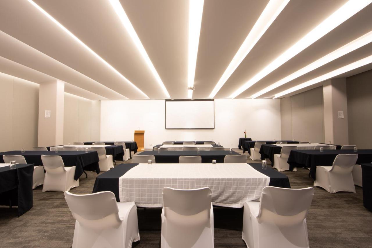 Hotel Horizon & Convention Center Морелия Экстерьер фото