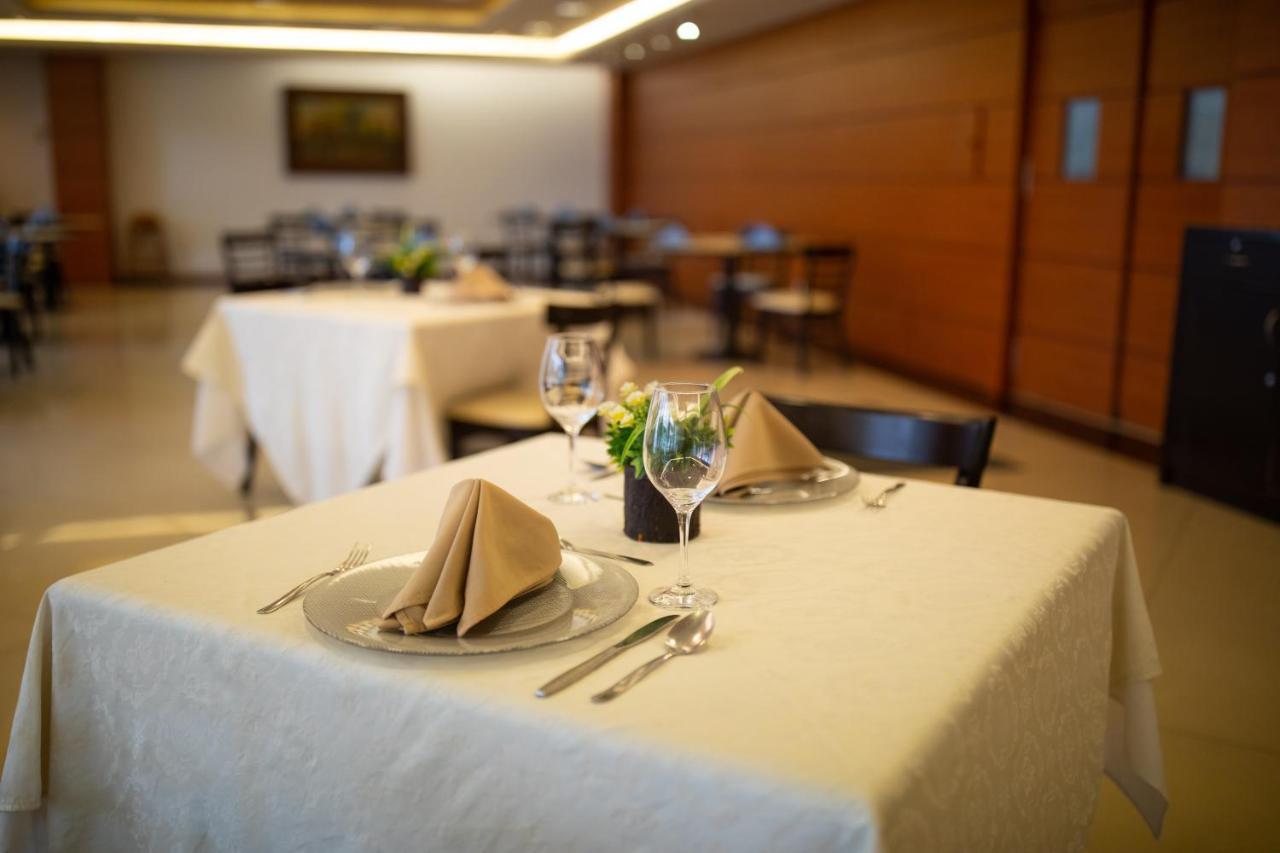 Hotel Horizon & Convention Center Морелия Экстерьер фото